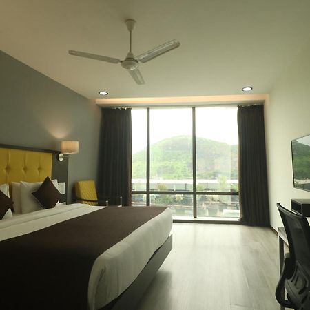 Hotel Mumbai House Airoli, Navi Mumbai Dış mekan fotoğraf