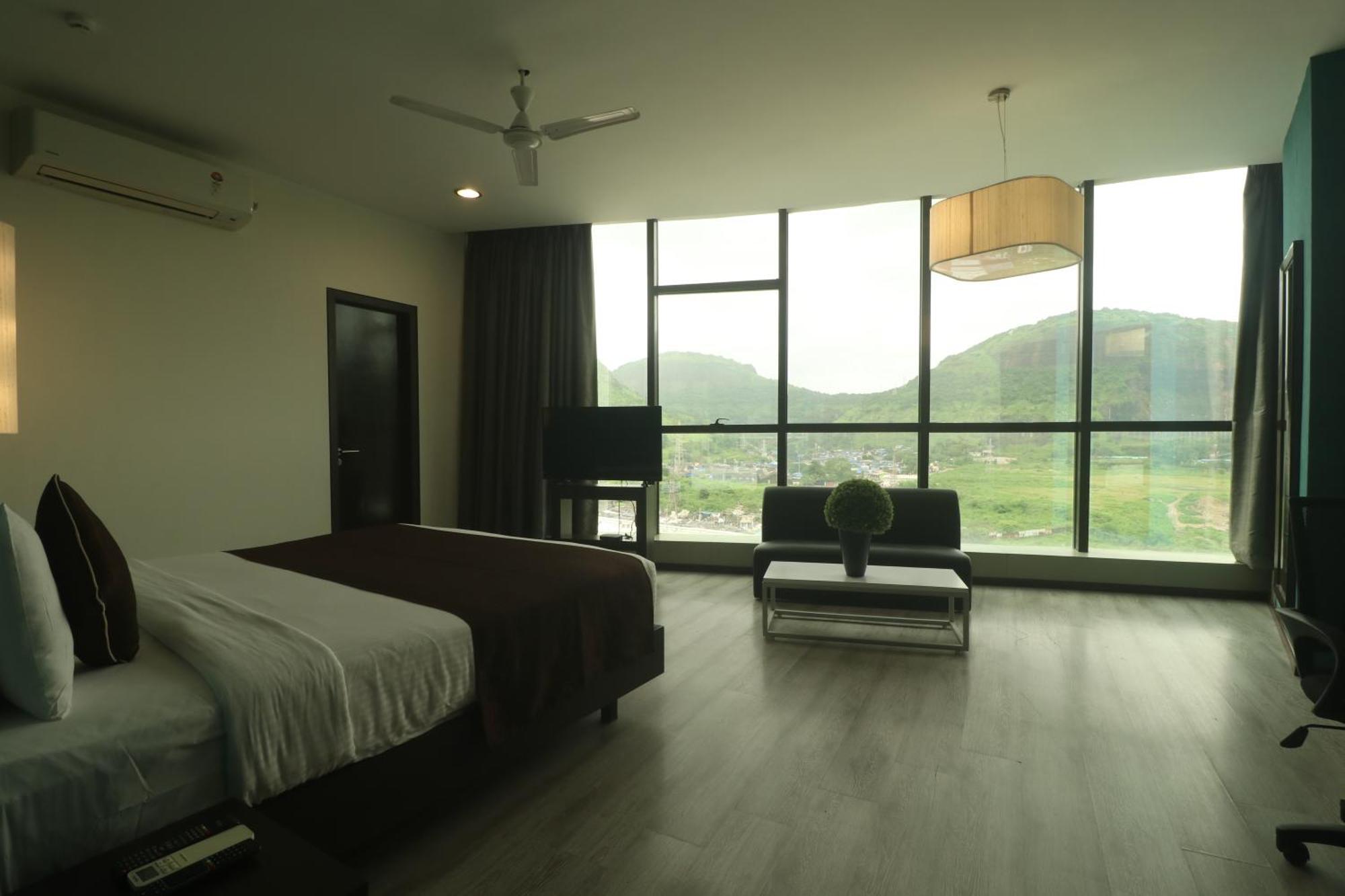 Hotel Mumbai House Airoli, Navi Mumbai Dış mekan fotoğraf